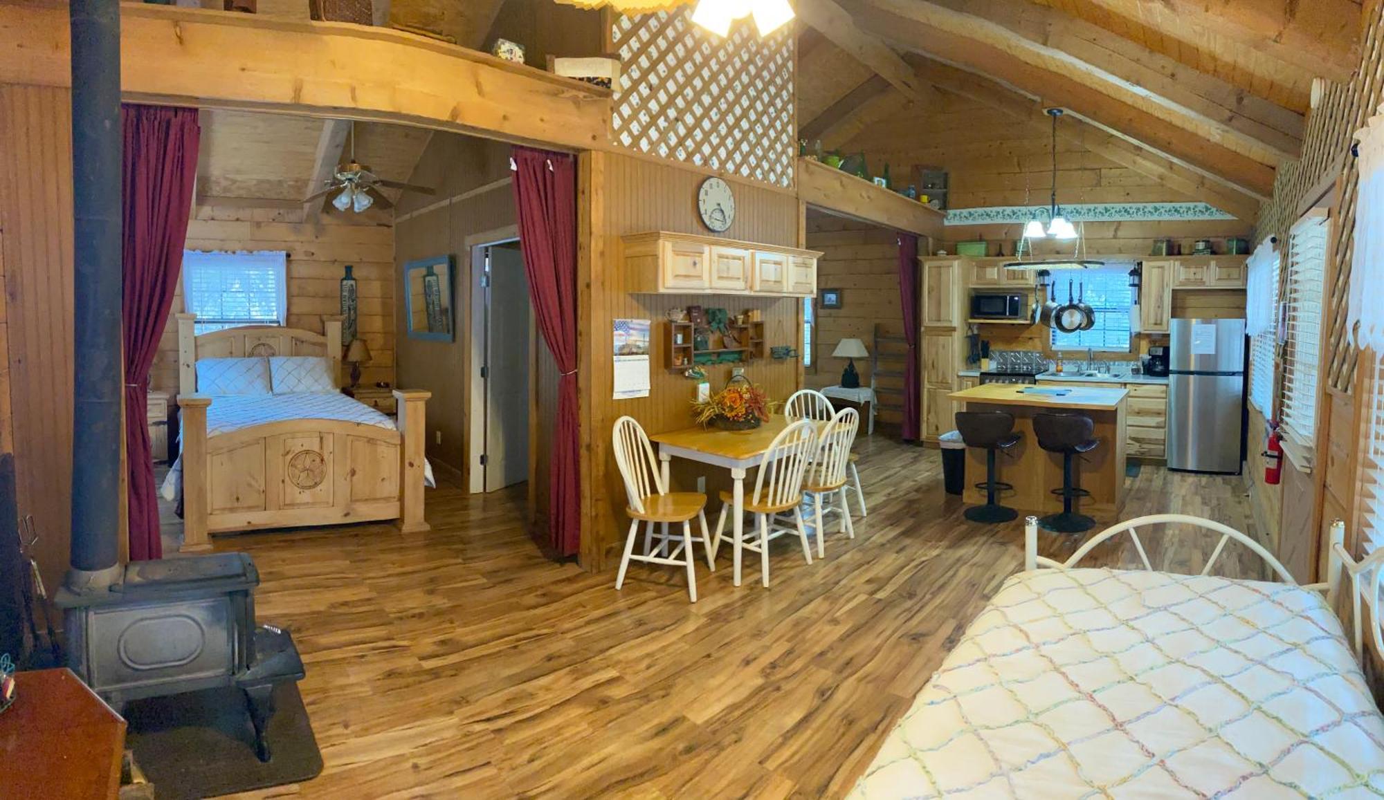 A Peace Of Heaven Cabins And Rv Vanderpool Luaran gambar