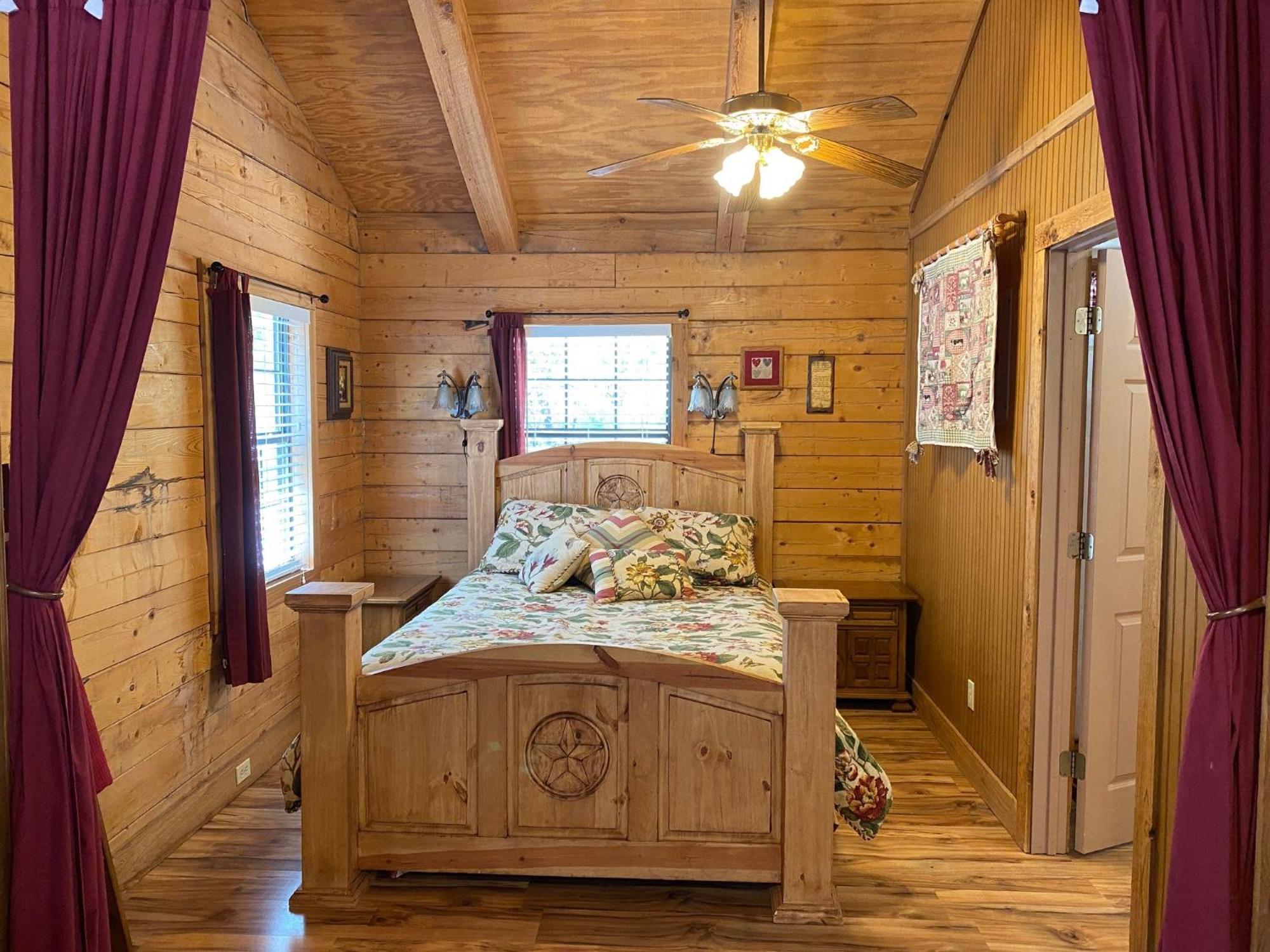 A Peace Of Heaven Cabins And Rv Vanderpool Luaran gambar