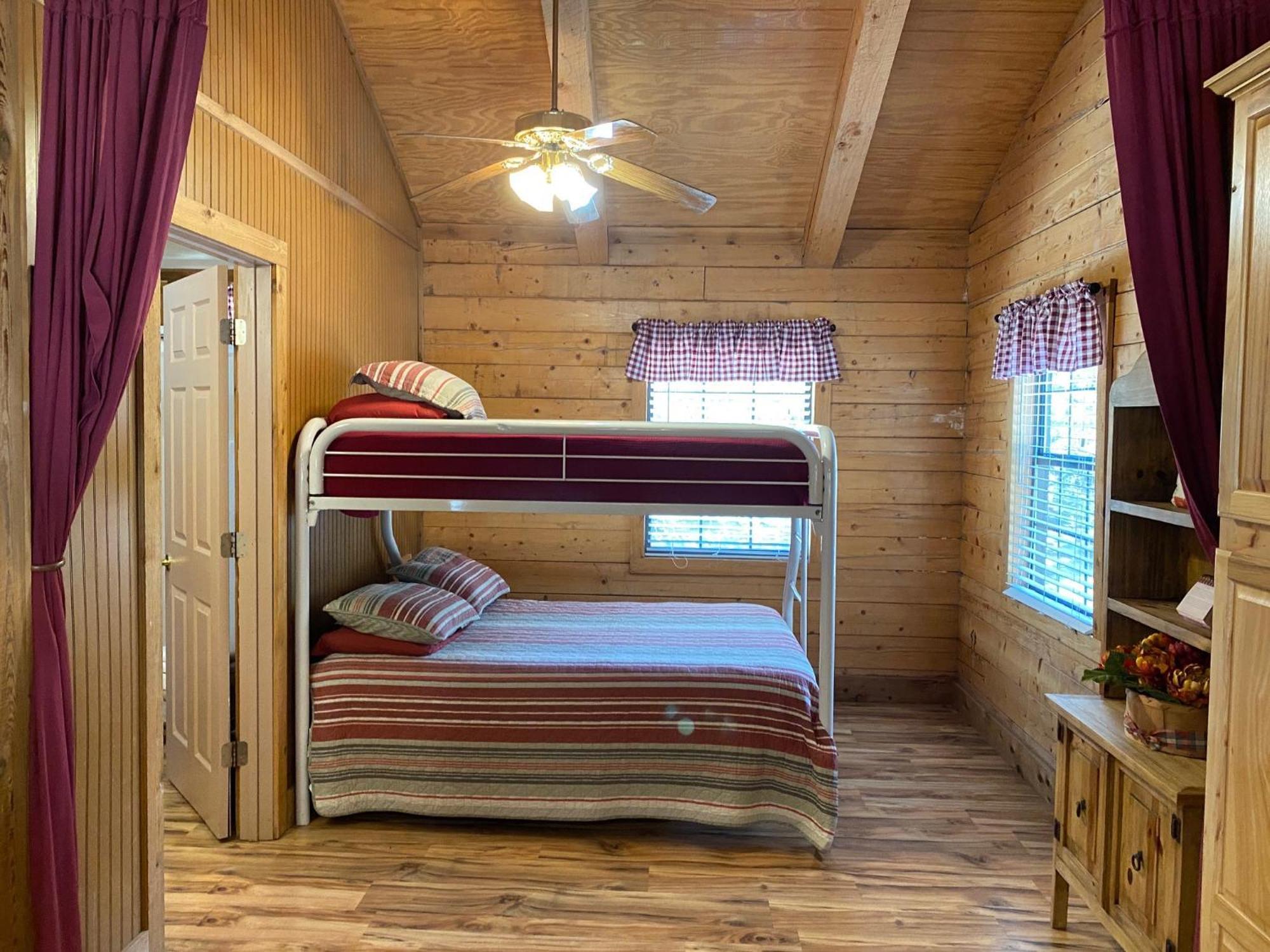 A Peace Of Heaven Cabins And Rv Vanderpool Luaran gambar