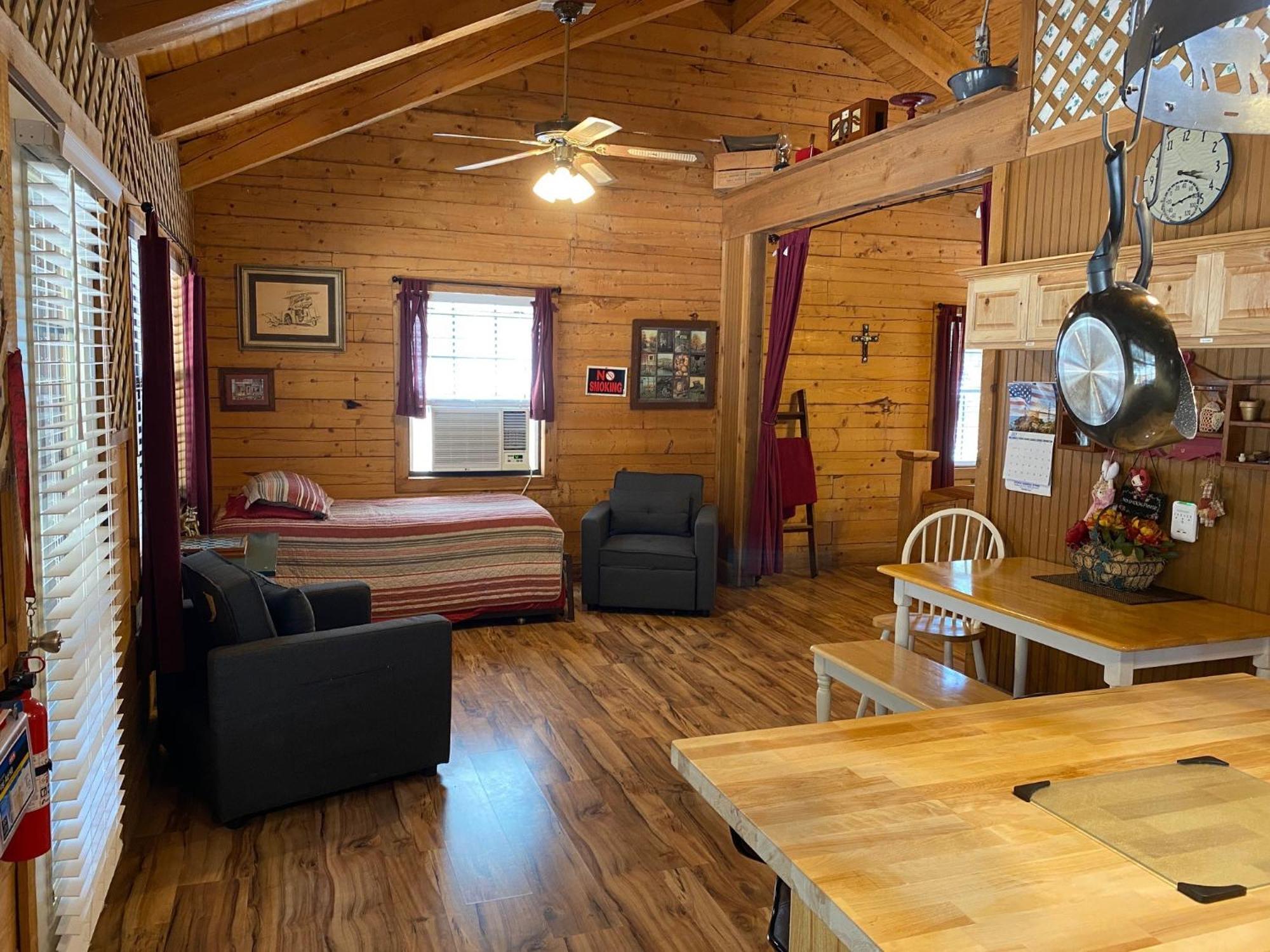 A Peace Of Heaven Cabins And Rv Vanderpool Luaran gambar